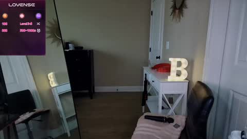 Snapshot of brookebee27 chatting on December 2024 09:43:02 PM brookebee online show from December 2024 09:43:02 PM