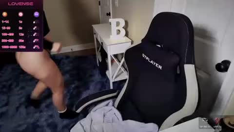 Snapshot of brookebee27 chatting on February 2025 03:02:01 AM brookebee online show from February 2025 03:02:01 AM