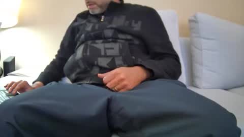 brownmoose7628 online show from April 2026 01:53:01 PM