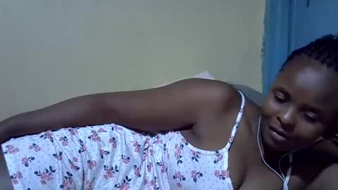 Snapshot of brownsexy_baby chatting on October 2025 06:53:01 PM brownsexy_baby online show from October 2025 06:53:01 PM