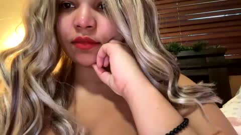 Snapshot of brownsugar0910 chatting on January 2025 10:22:02 PM EtherealLilac online show from January 2025 10:22:02 PM