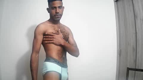 bruce_1111 online show from December 2025 06:37:02 PM