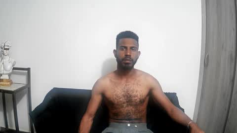 bruce_1111 online show from March 2026 05:15:01 AM