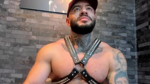 Snapshot of brucedallas chatting on May 2026 10:44:02 PM brucedallas online show from May 2026 10:44:02 PM