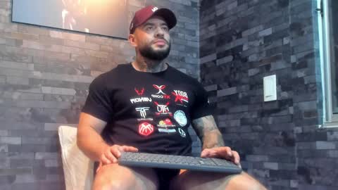 Snapshot of brucedallas chatting on June 2026 01:50:02 AM brucedallas online show from June 2026 01:50:02 AM