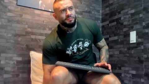 brucedallas online show from July 2026 04:40:01 AM