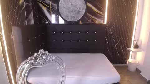 Snapshot of bruja_scarlata chatting on October 2025 10:12:02 AM Bruja SCarlata online show from October 2025 10:12:02 AM