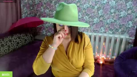 Julia online show from May 2026 09:10:02 PM