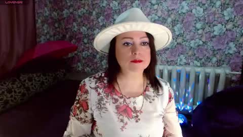 Julia online show from May 2026 09:11:01 PM
