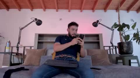 Andres Suarez online show from March 2026 08:15:02 PM