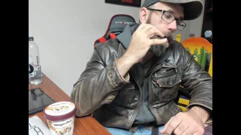 Snapshot of brutalmaster1983 chatting on January 2025 07:05:01 PM BRUTALMASTER1983 online show from January 2025 07:05:01 PM