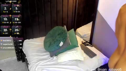 Snapshot of bryan_robayo5 chatting on April 2026 01:42:02 AM Bryan online show from April 2026 01:42:02 AM