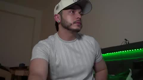 Snapshot of bryanncan01 chatting on February 2026 05:19:02 AM Bryannsex online show from February 2026 05:19:02 AM