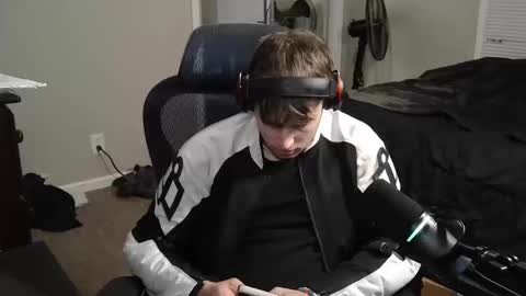 Snapshot of bubblebuttbdn chatting on October 2025 12:09:01 AM BubblebuttBdn online show from October 2025 12:09:01 AM