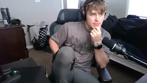 Snapshot of bubblebuttbdn chatting on November 2025 08:36:02 PM BubblebuttBdn online show from November 2025 08:36:02 PM