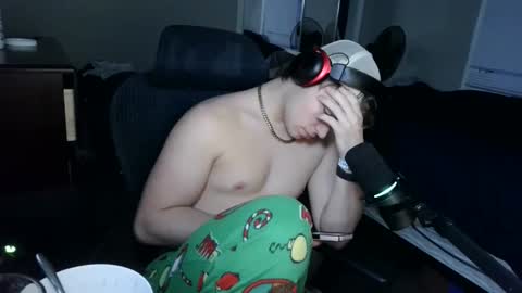 Snapshot of bubblebuttbdn chatting on December 2025 11:21:01 PM BubblebuttBdn online show from December 2025 11:21:01 PM