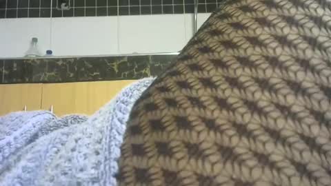 pretty online show from December 2025 06:51:01 AM