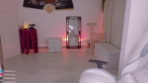 BubbleJereth online show from September 2025 02:48:02 AM