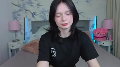 Leona online show from March 2026 10:57:02 PM