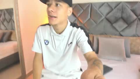 Snapshot of buda_and_cataleya_ chatting on February 2026 12:49:01 PM Buda y Cataleya online show from February 2026 12:49:01 PM