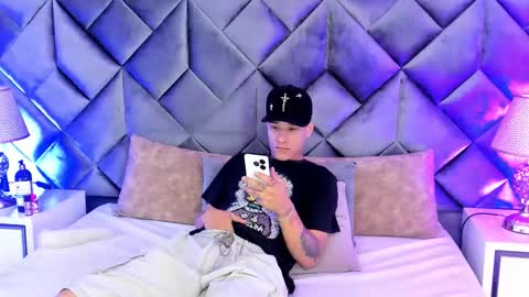 Snapshot of buda_and_cataleya_ chatting on March 2026 12:56:01 PM Buda y Cataleya online show from March 2026 12:56:01 PM