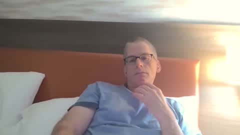Snapshot of budman004 chatting on March 2026 04:29:02 AM budman004 online show from March 2026 04:29:02 AM
