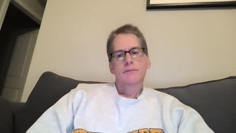 Snapshot of budman004 chatting on May 2026 01:33:01 AM budman004 online show from May 2026 01:33:01 AM