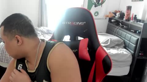 buffsexyman24 online show from February 2025 05:51:02 PM