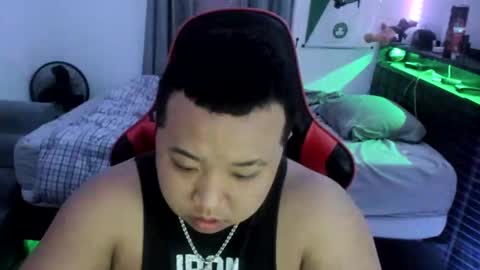 buffsexyman24 online show from March 2025 03:43:01 AM