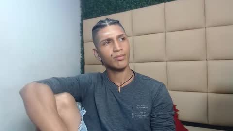 bull_cam online show from September 2025 05:46:02 PM