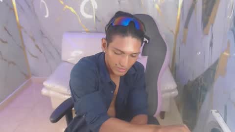 bull_cam online show from October 2025 08:06:02 PM