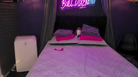 Bunny and The Rock online show from September 2025 12:07:01 PM