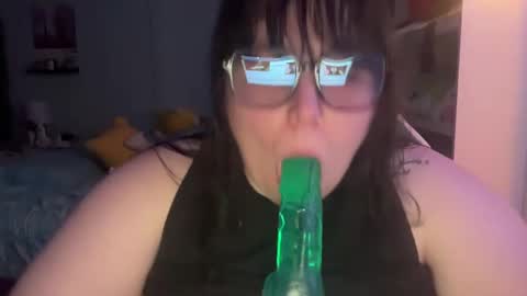 Snapshot of bumblebeebuzzer chatting on February 2025 06:21:02 AM bumblebeebuzzer online show from February 2025 06:21:02 AM