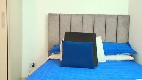 Carolina online show from September 2025 04:06:01 AM