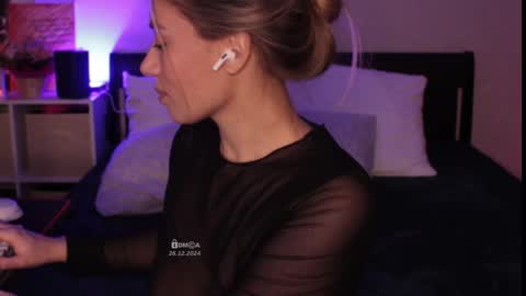 B U N N Y online show from December 2024 10:26:02 AM