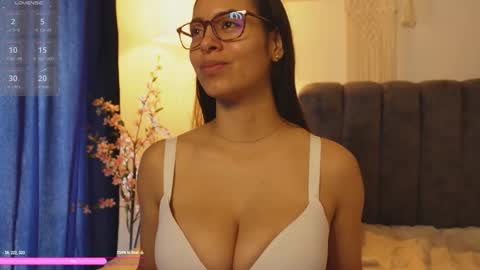 Snapshot of bunnycute_shy chatting on September 2025 02:18:01 PM 30 Off online show from September 2025 02:18:01 PM