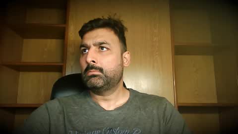 Hairy Arabian online show from November 2025 04:55:01 AM