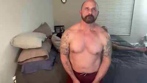 Snapshot of bustedsprockets chatting on April 2026 04:06:02 AM Pocket Daddy cockring gaycouple cockring lovense daddy online show from April 2026 04:06:02 AM