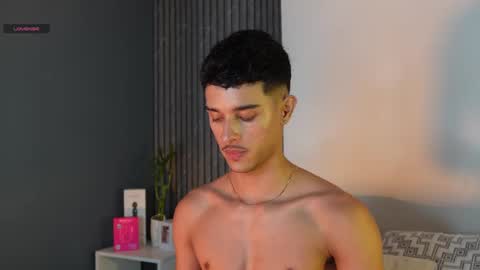 Buster independent model online show from September 2025 07:08:01 AM