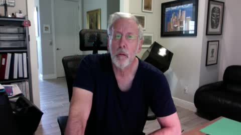 Snapshot of bustinout99 chatting on December 2024 01:38:02 PM afternoon wood online show from December 2024 01:38:02 PM