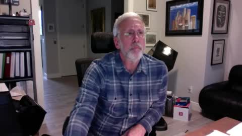 Snapshot of bustinout99 chatting on January 2025 08:48:01 PM afternoon wood online show from January 2025 08:48:01 PM