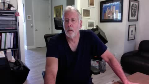 Snapshot of bustinout99 chatting on October 2025 02:35:02 PM afternoon wood online show from October 2025 02:35:02 PM