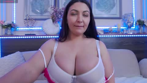 Snapshot of bustyeva_ chatting on January 2025 10:39:01 AM online between 6AM and 2PM EET almost everyday. online show from January 2025 10:39:01 AM