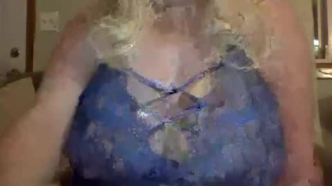 Snapshot of bustyflirt1 chatting on October 2025 11:50:01 PM bustyflirt1 online show from October 2025 11:50:01 PM