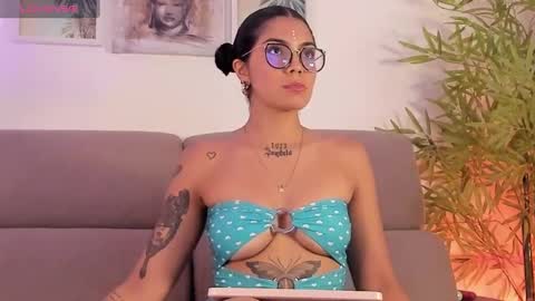 butterflyy1 online show from December 2024 08:29:01 PM