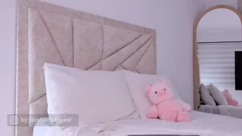 Snapshot of by_juliana chatting on June 2026 01:06:01 AM online show from June 2026 01:06:01 AM