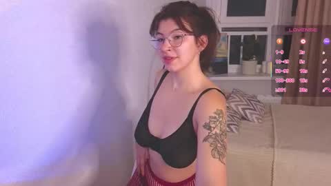 Kira online show from November 2025 02:50:02 PM