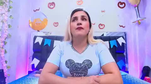 Carolina online show from September 2025 03:09:02 AM