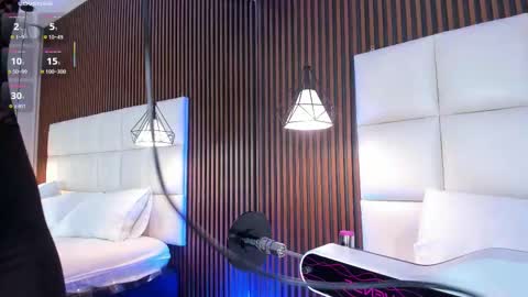 Snapshot of cailynbrowm chatting on November 2025 04:44:02 AM CailynBrown online show from November 2025 04:44:02 AM