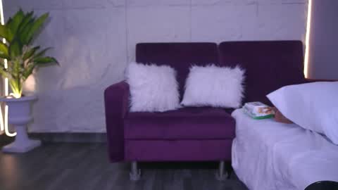 Snapshot of cailynbrowm chatting on February 2026 04:44:01 AM CailynBrown online show from February 2026 04:44:01 AM